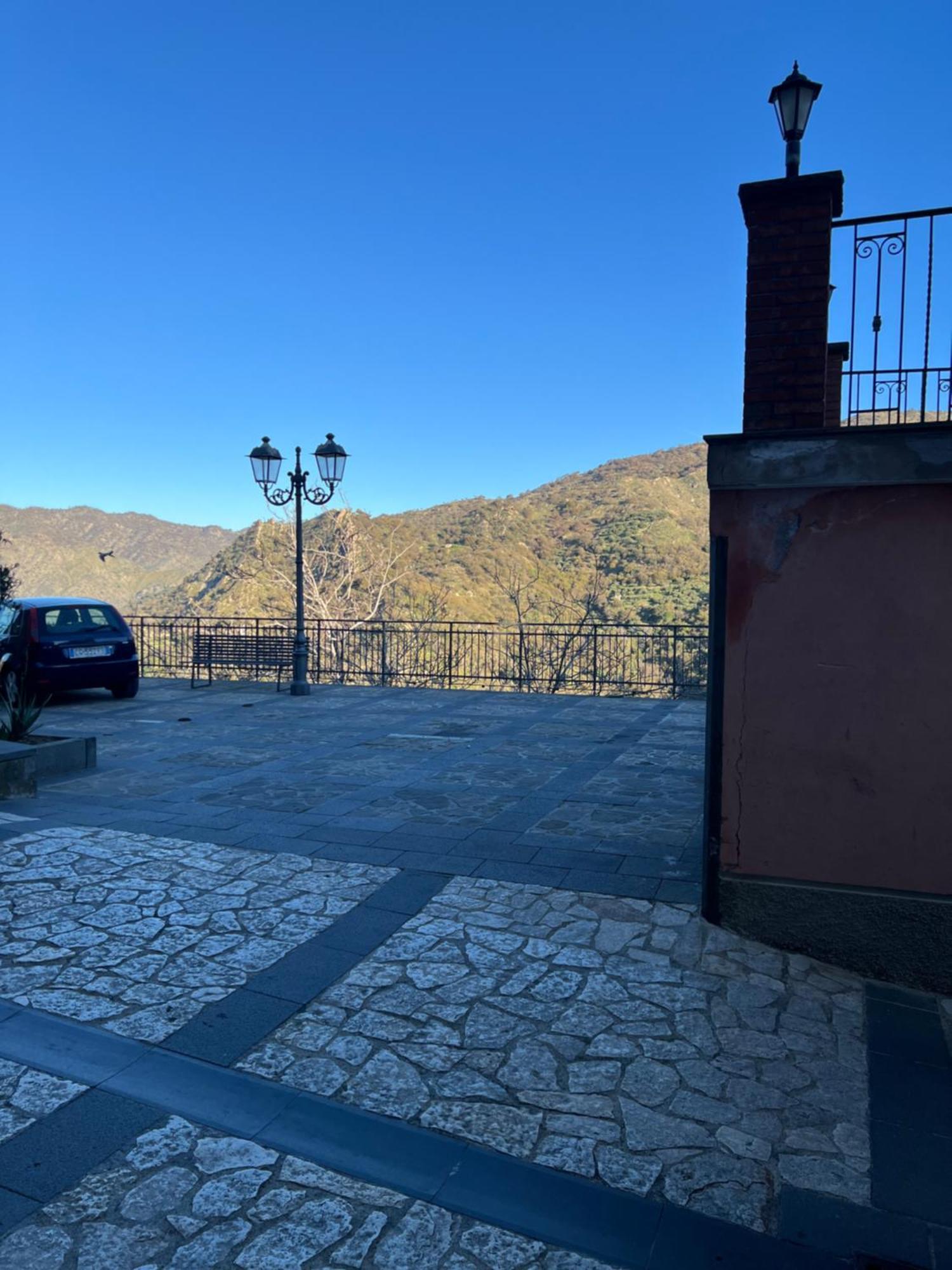 Casa Belvedere Motta Camastra Gole Alcantara Eksteriør billede