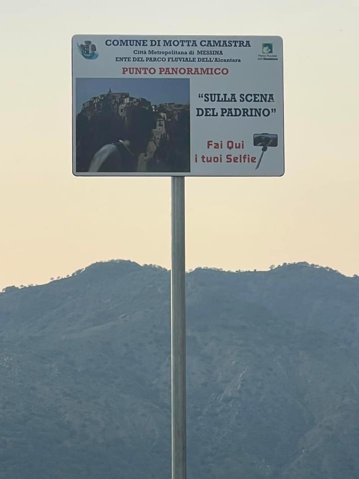 Casa Belvedere Motta Camastra Gole Alcantara Eksteriør billede