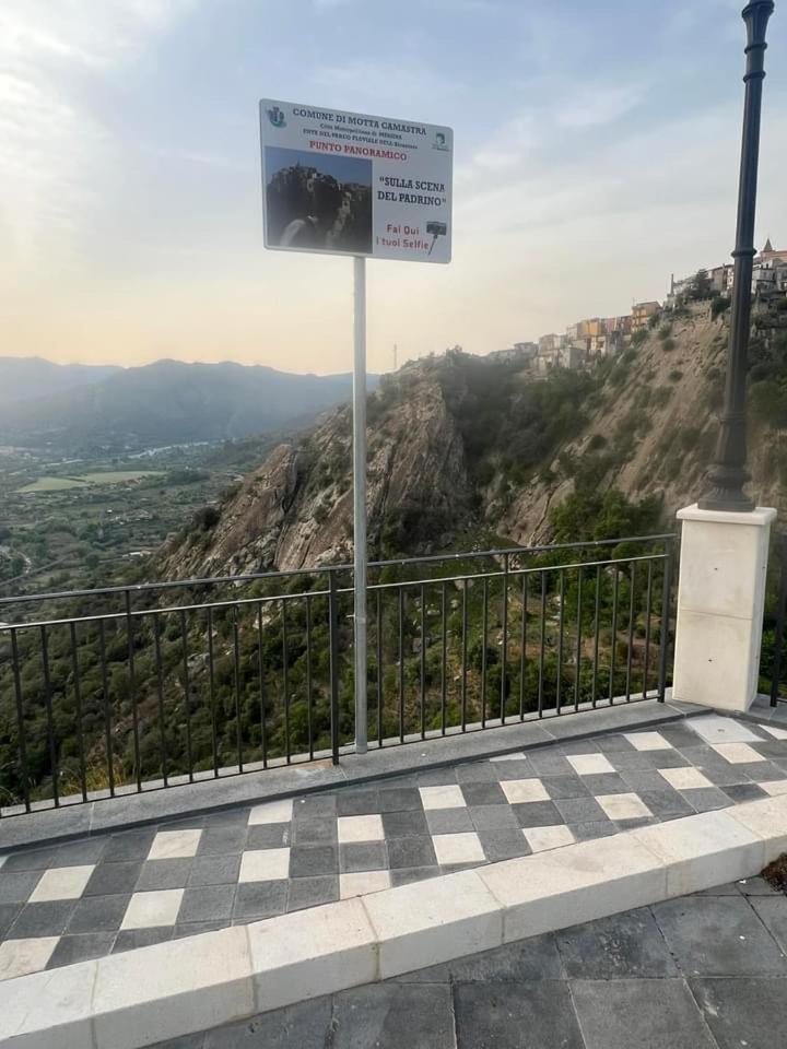 Casa Belvedere Motta Camastra Gole Alcantara Eksteriør billede